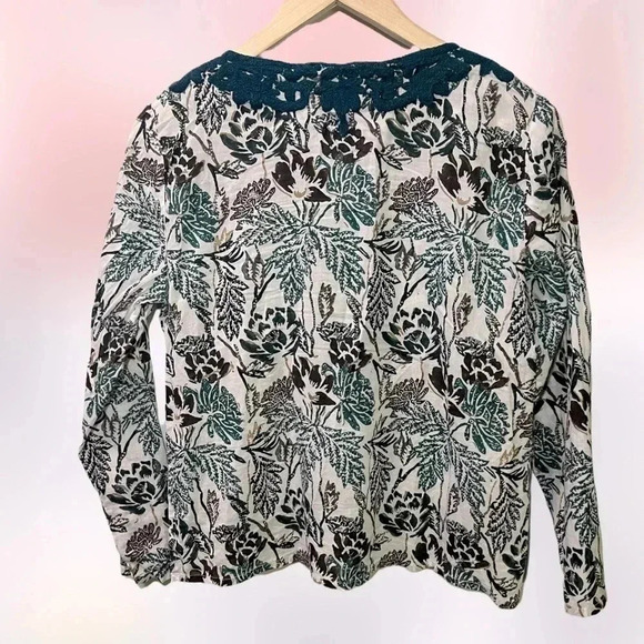 🎉 Embroidered Roller Rabbit  Top - Picture 2 of 6